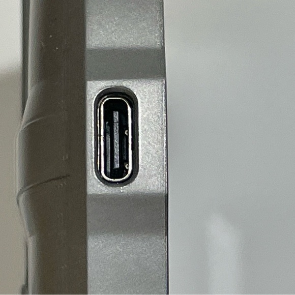 Star Wars The Mandalorian Light Up Wireless Charging Pad - Picture 4 of 8